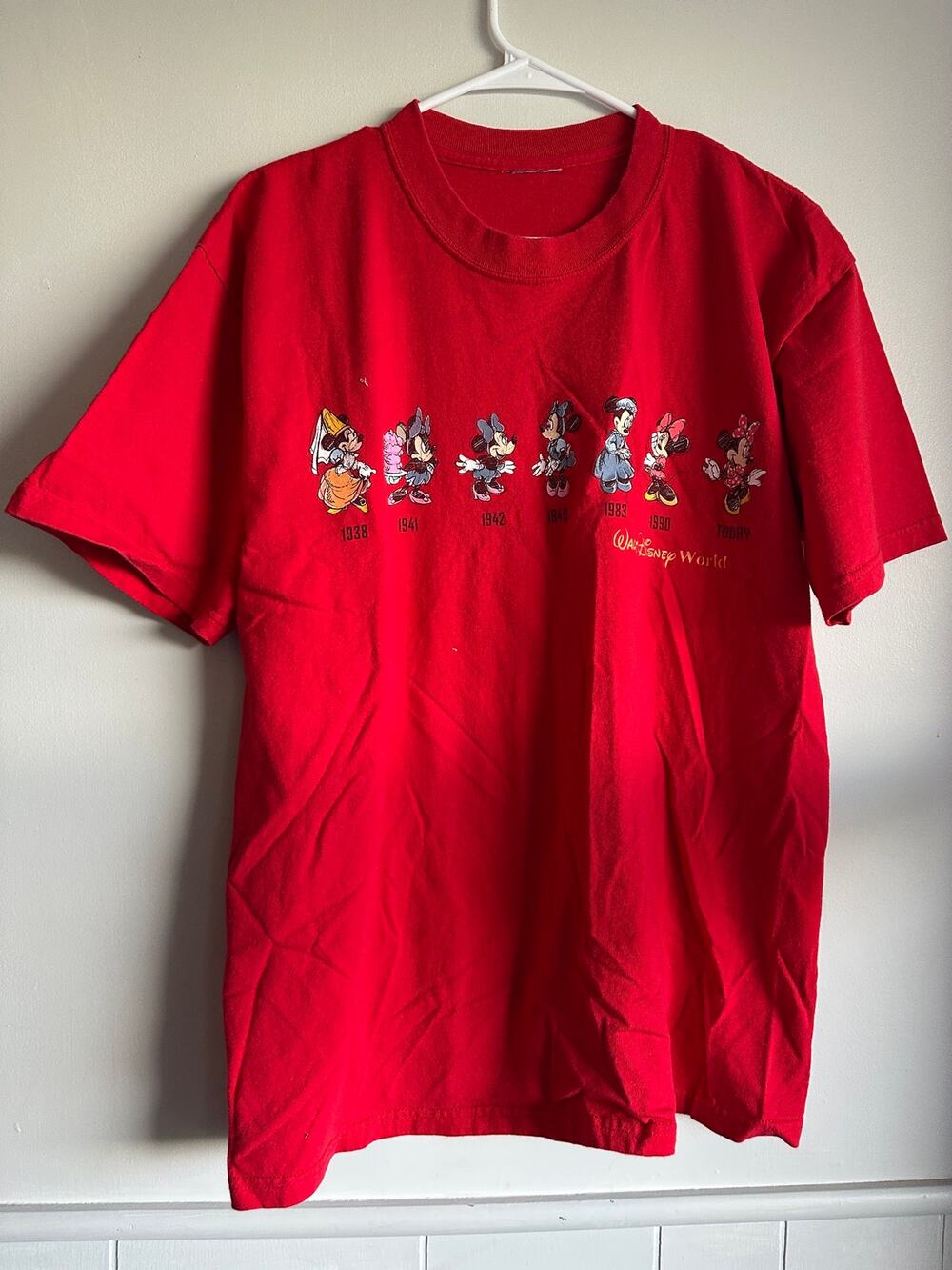 Walt Disney World Minnie Mouse Evolution Timeline Red T Shirt Medium Double Side